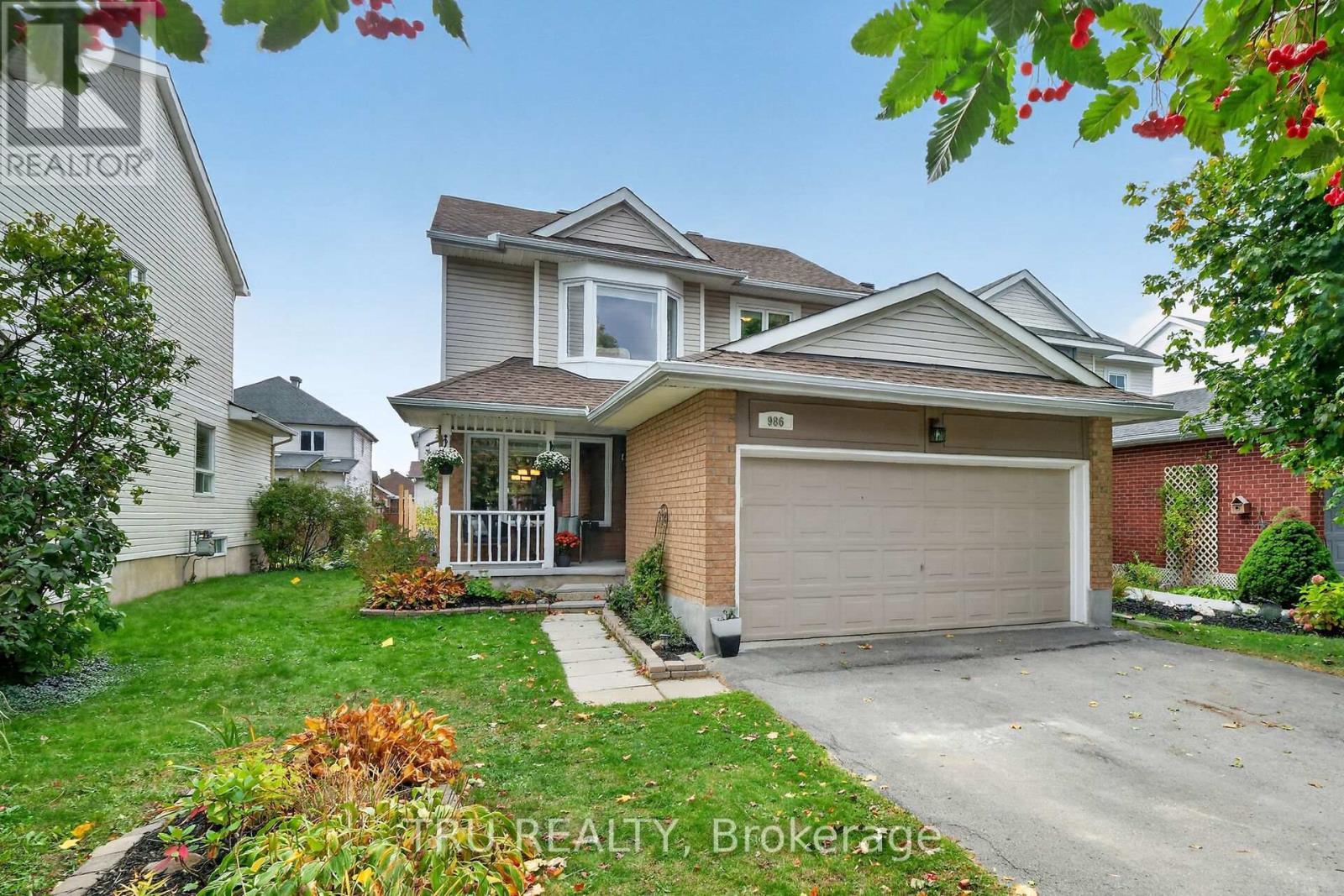 986 SHEENBORO CRESCENT Property Photo 1