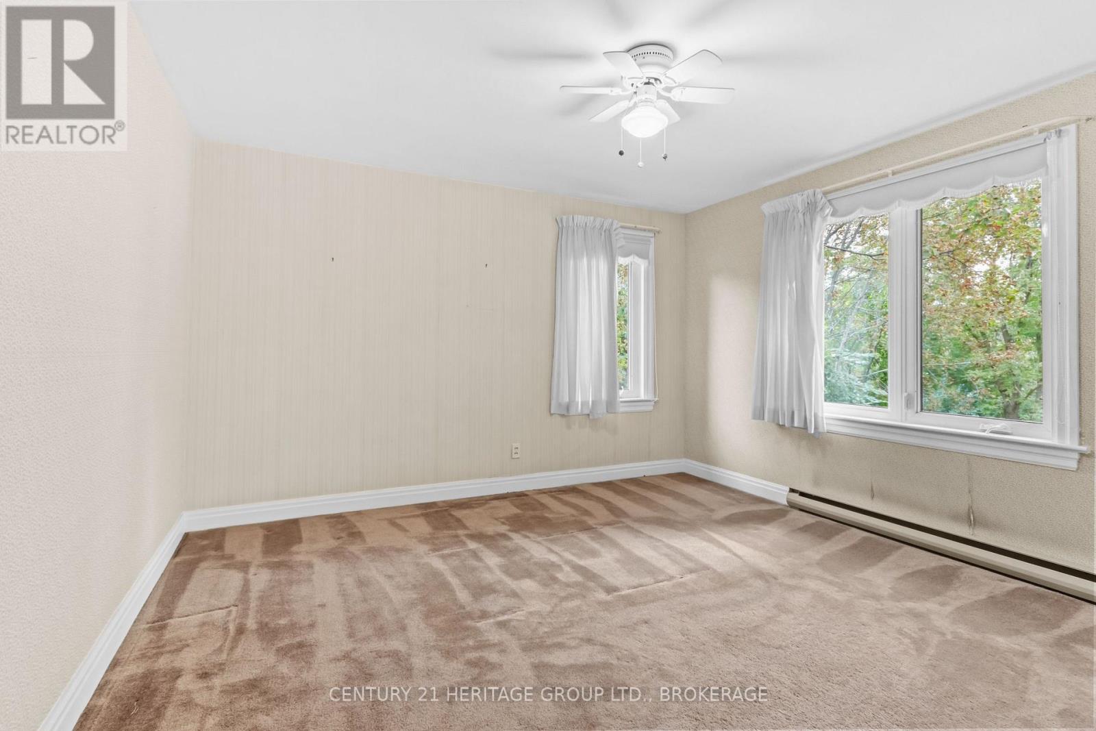 187 College Street Property Photo 25