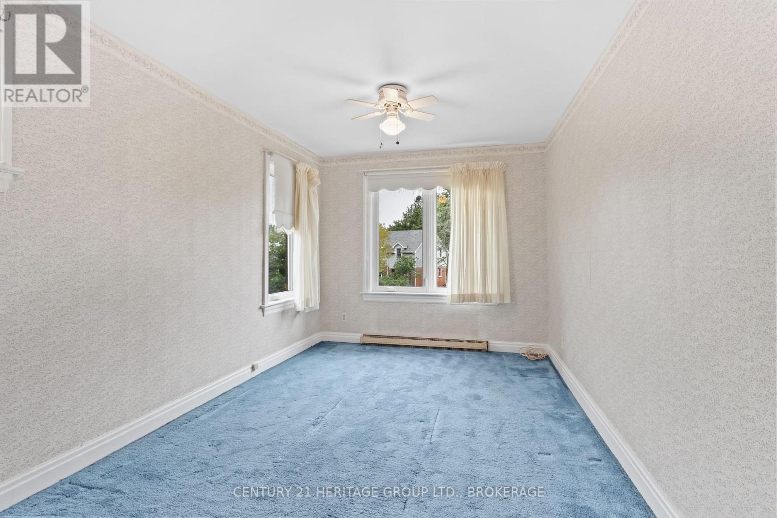 187 College Street Property Photo 30