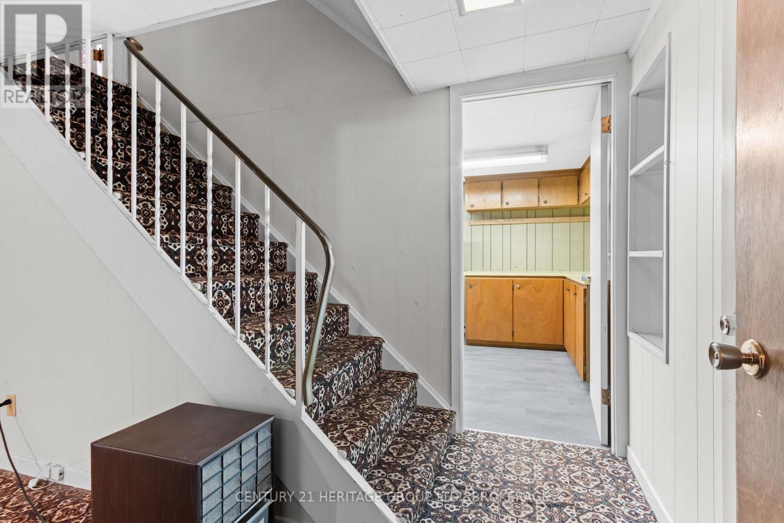 187 College Street Property Photo 33