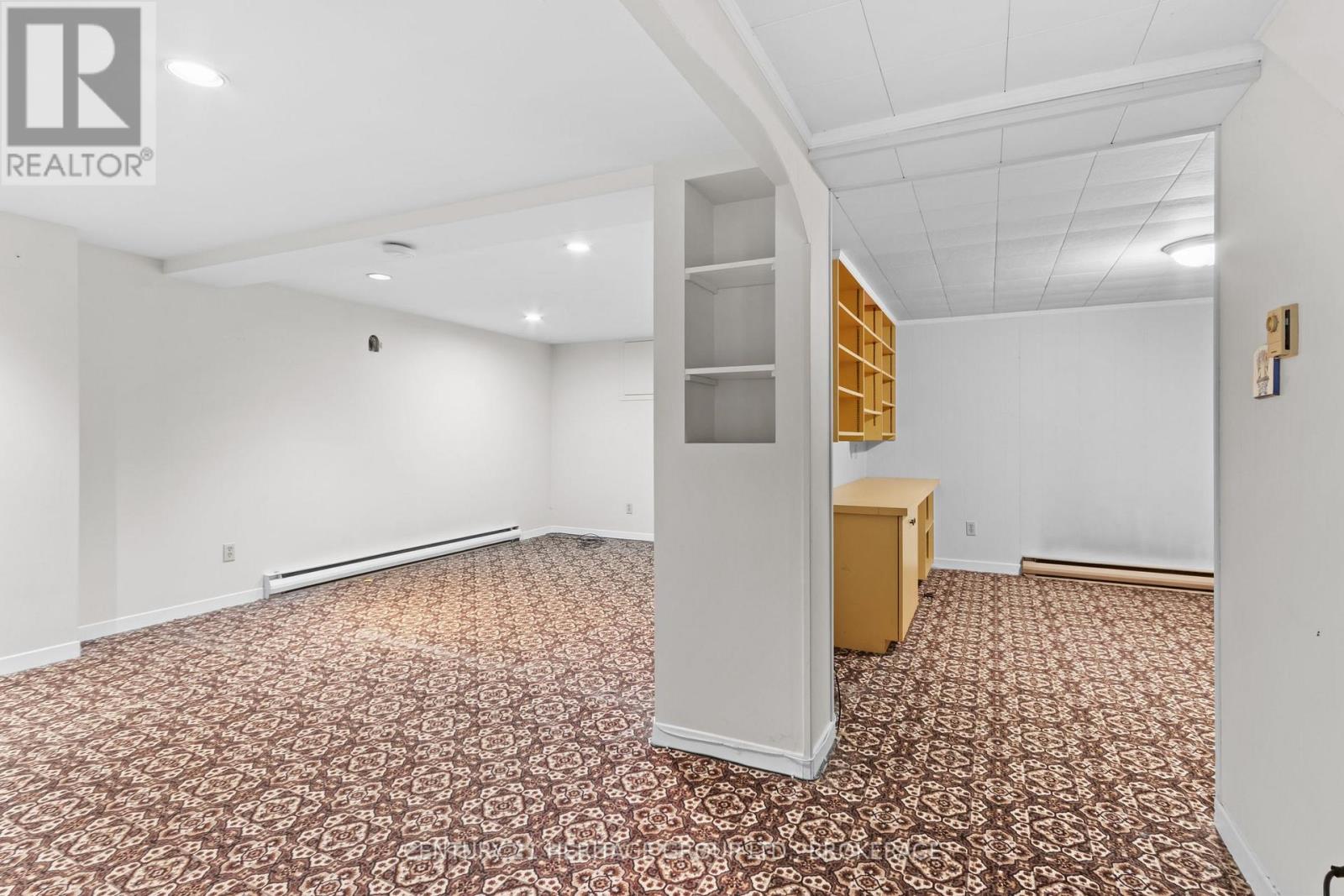187 College Street Property Photo 37