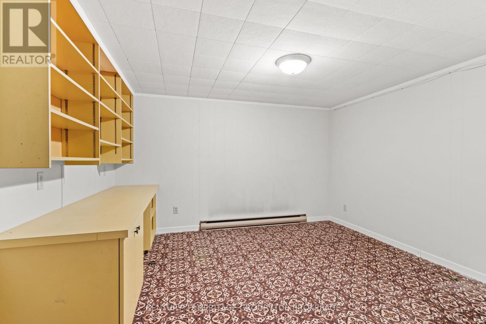 187 College Street Property Photo 40