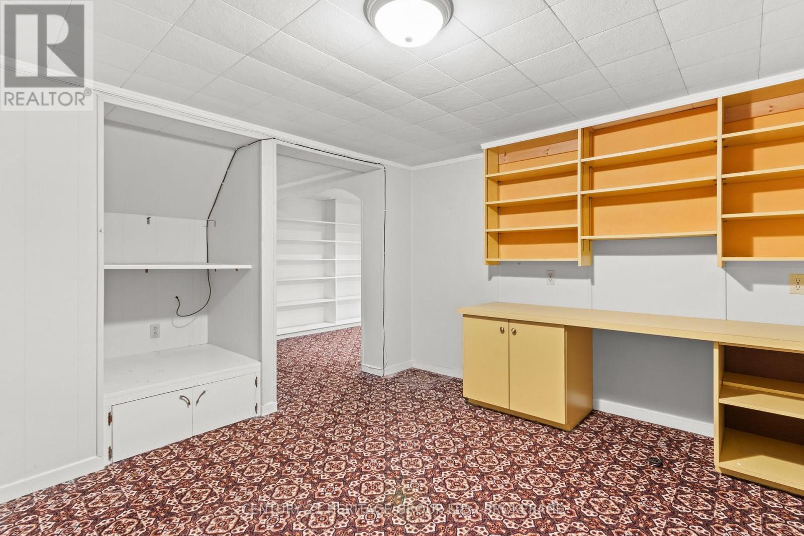 187 College Street Property Photo 41