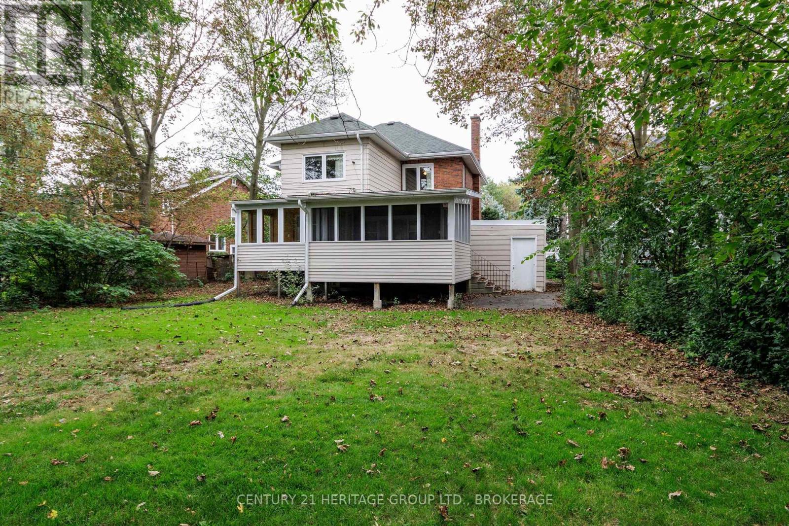 187 College Street Property Photo 42