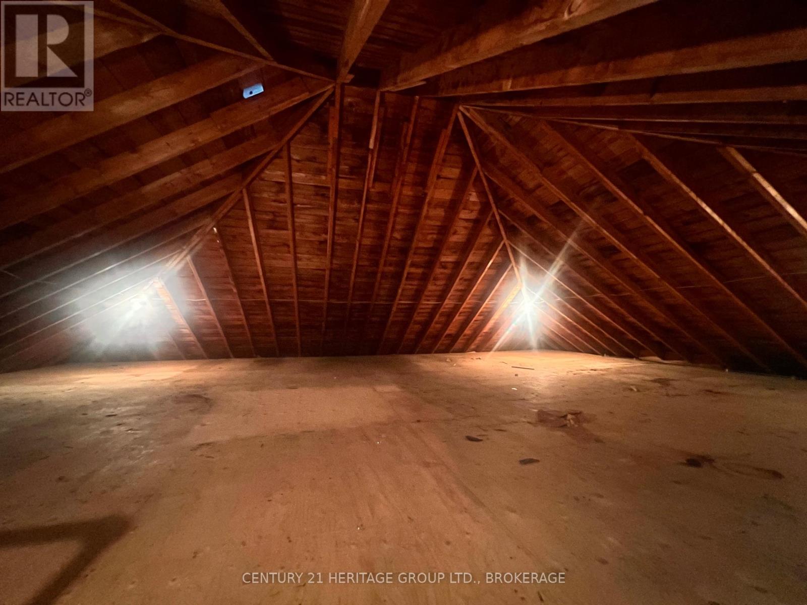 187 College Street Property Photo 46