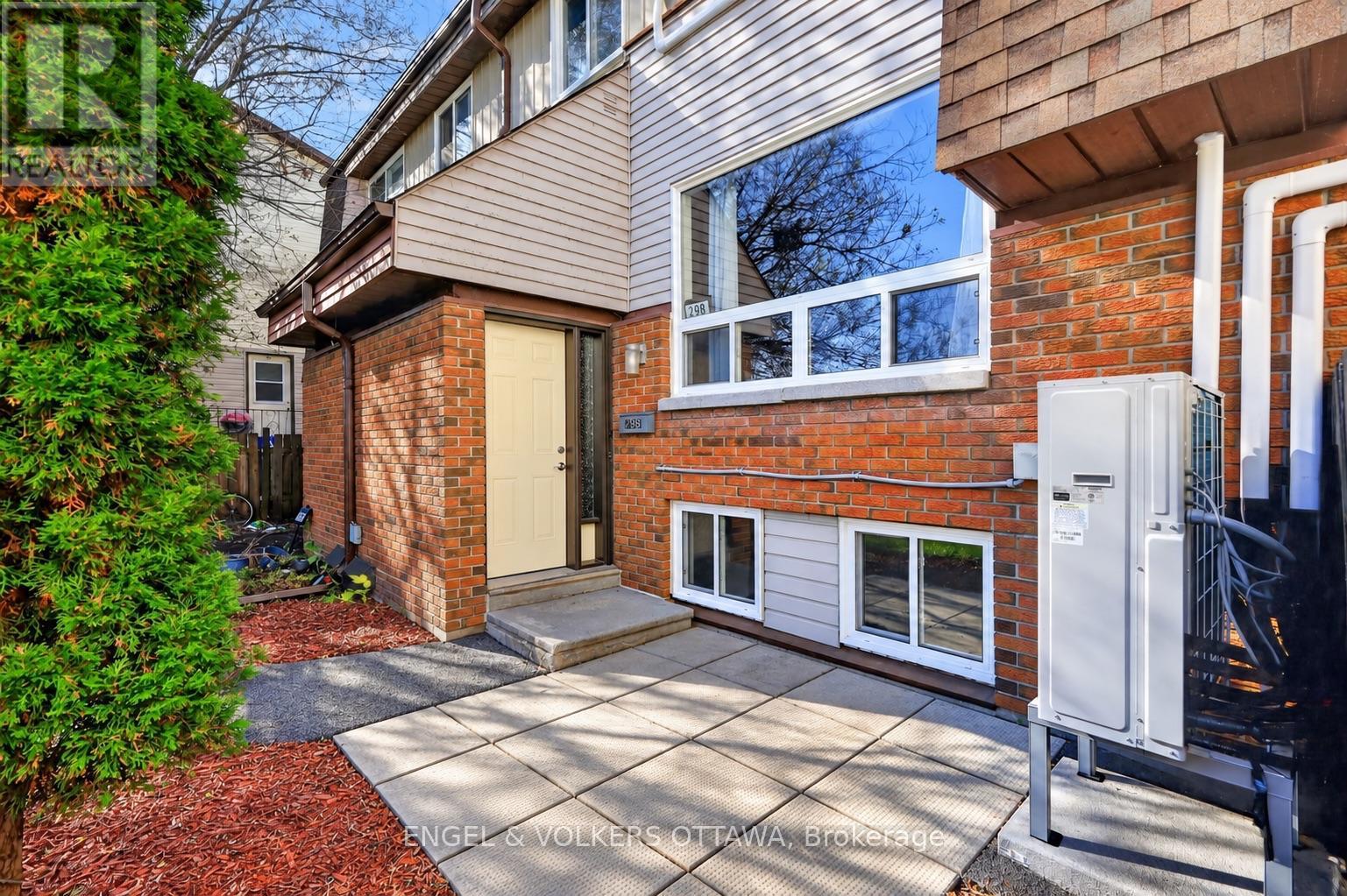 B - 29 Woodvale Green Drive Property Photo 3