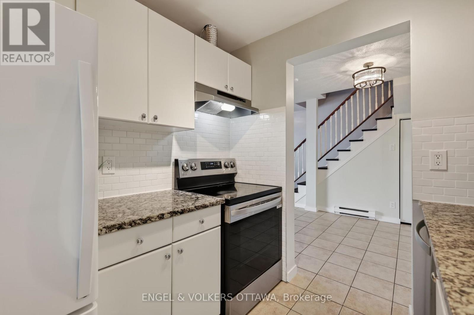 B - 29 Woodvale Green Drive Property Photo 19