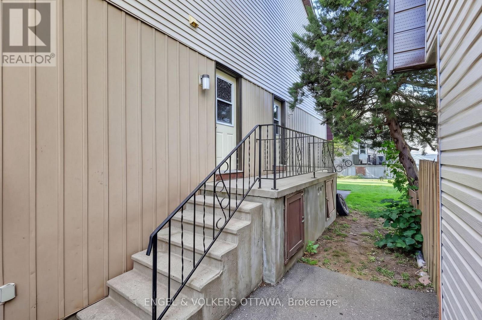 B - 29 Woodvale Green Drive Property Photo 35