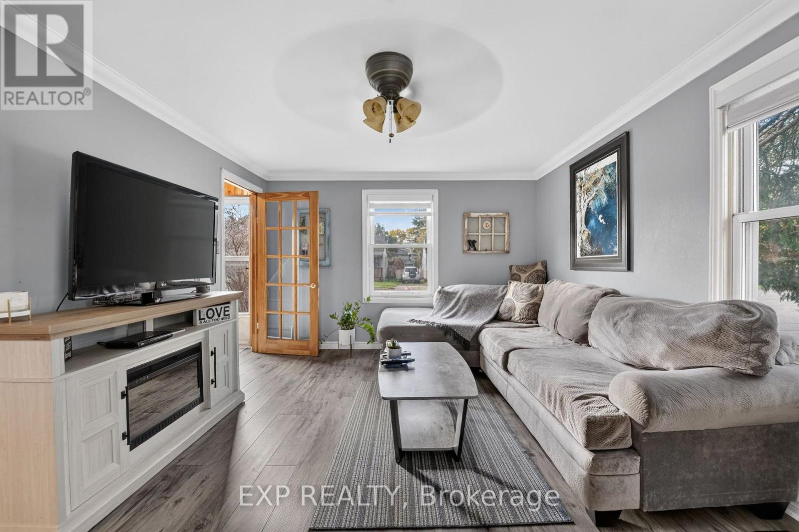 6063 Cadham Street Property Photo 7