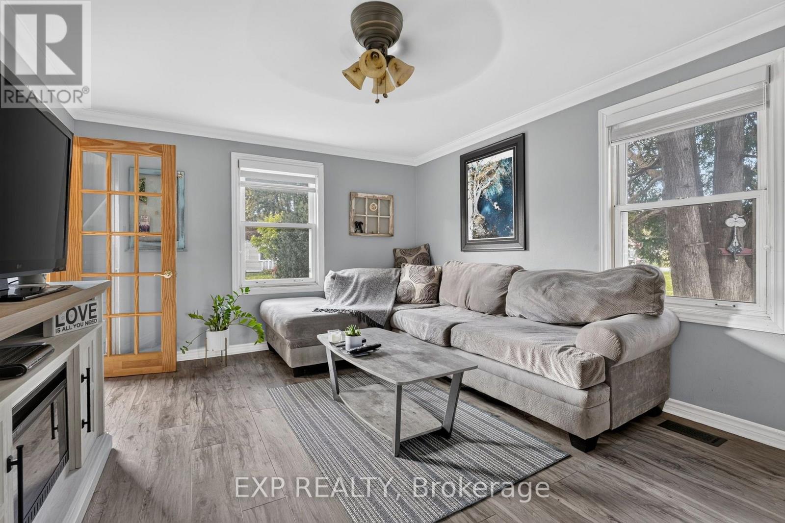6063 Cadham Street Property Photo 8