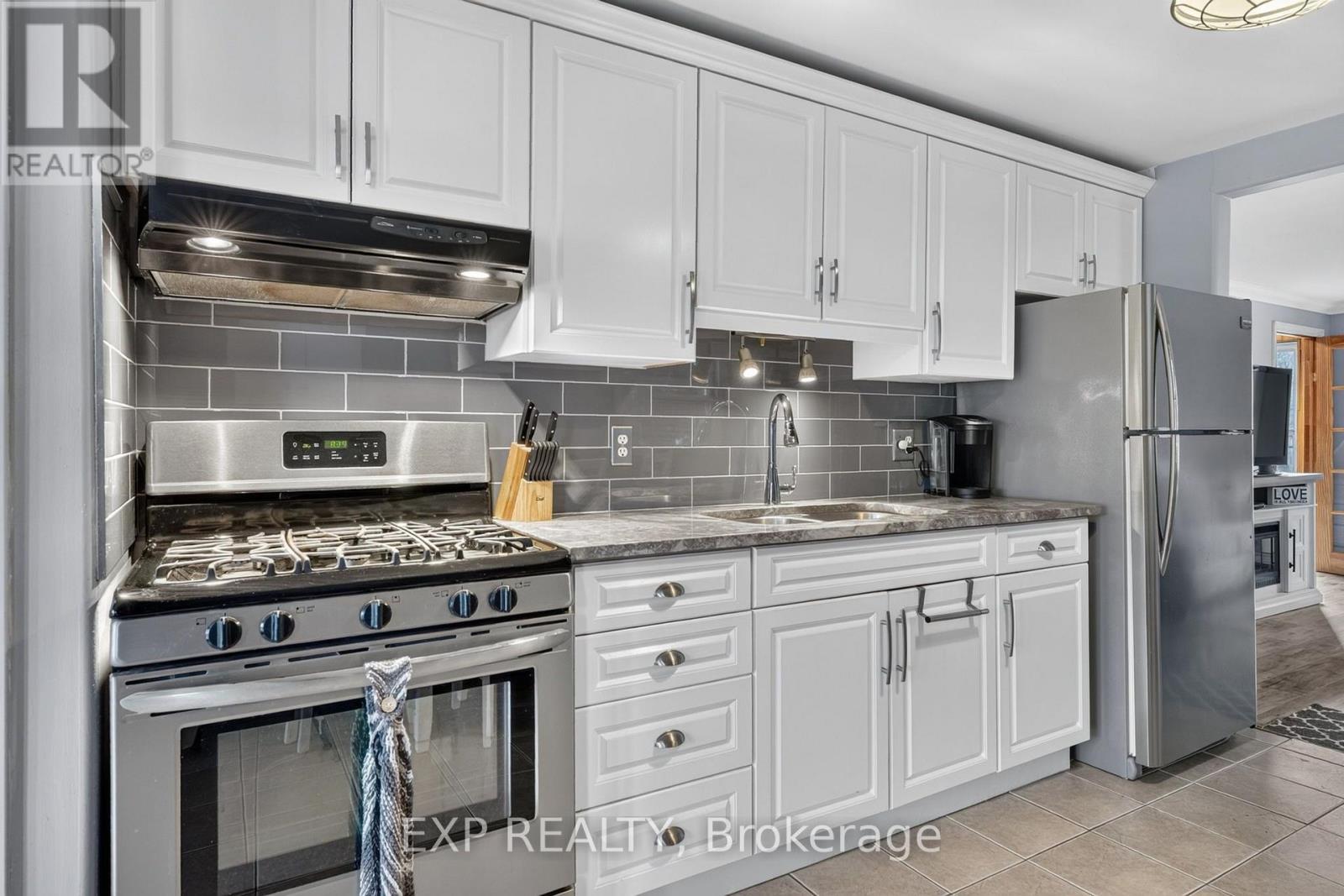 6063 Cadham Street Property Photo 13