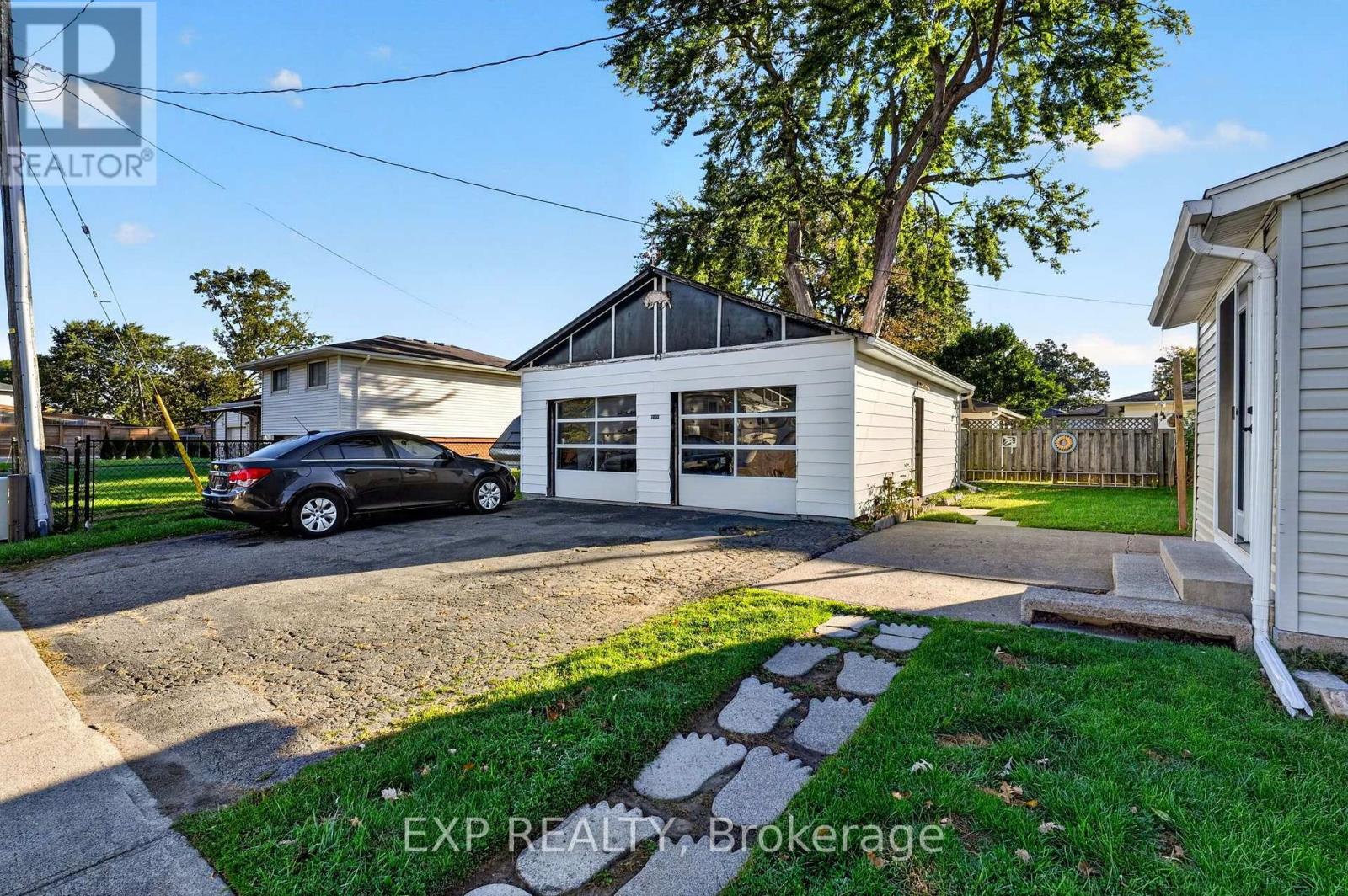 6063 Cadham Street Property Photo 35
