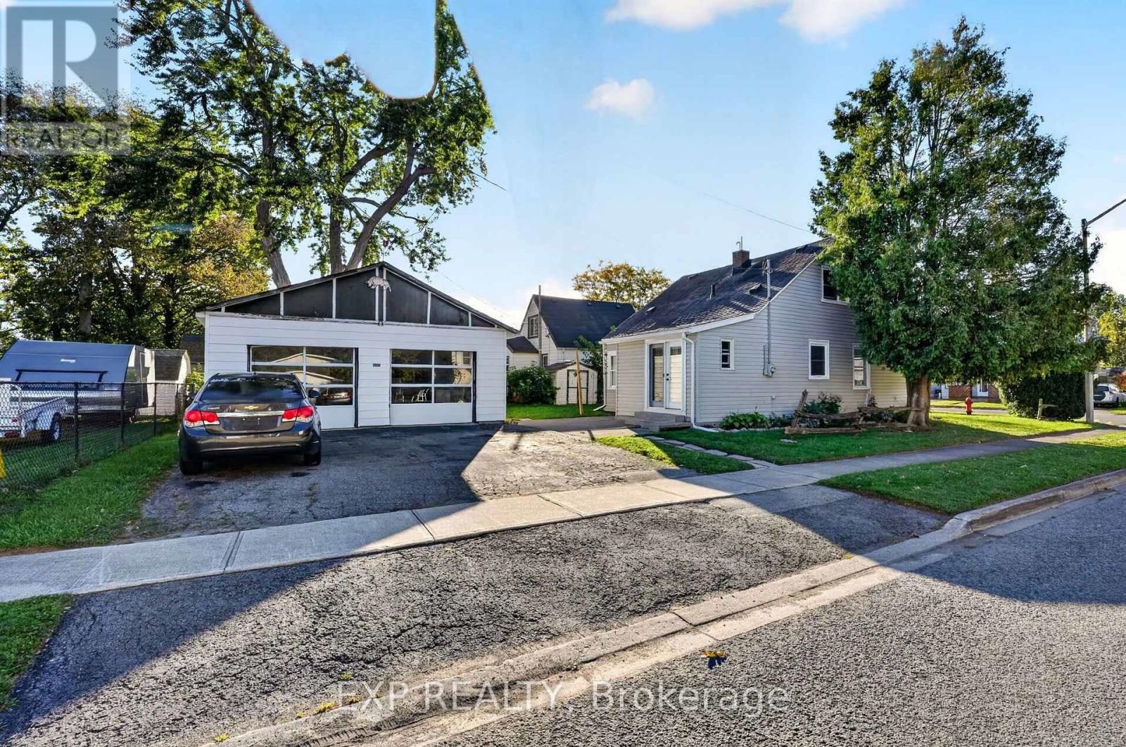 6063 Cadham Street Property Photo 36