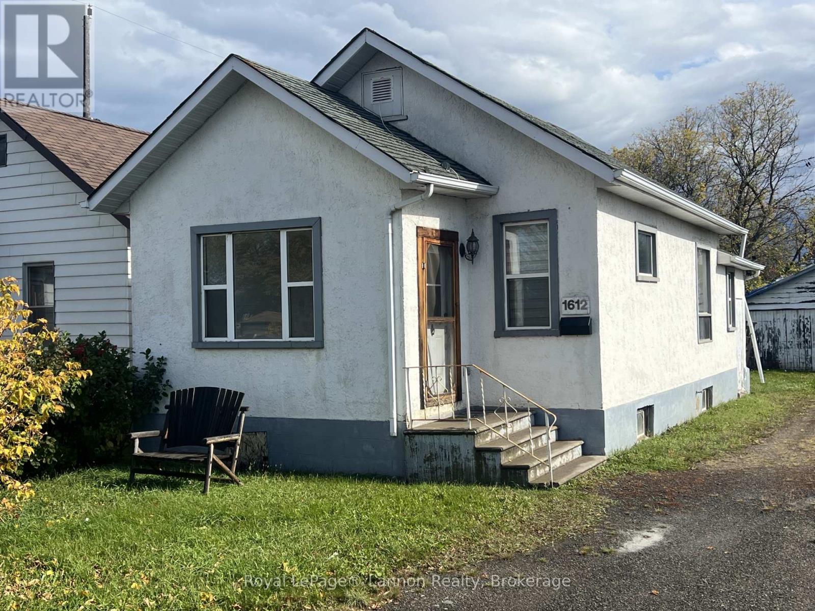 1612 Crawford Avenue Property Photo 2