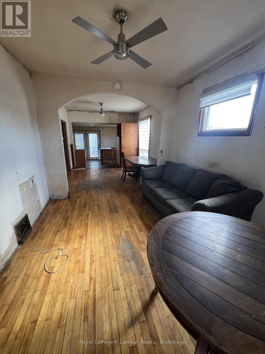 1612 Crawford Avenue Property Photo 7
