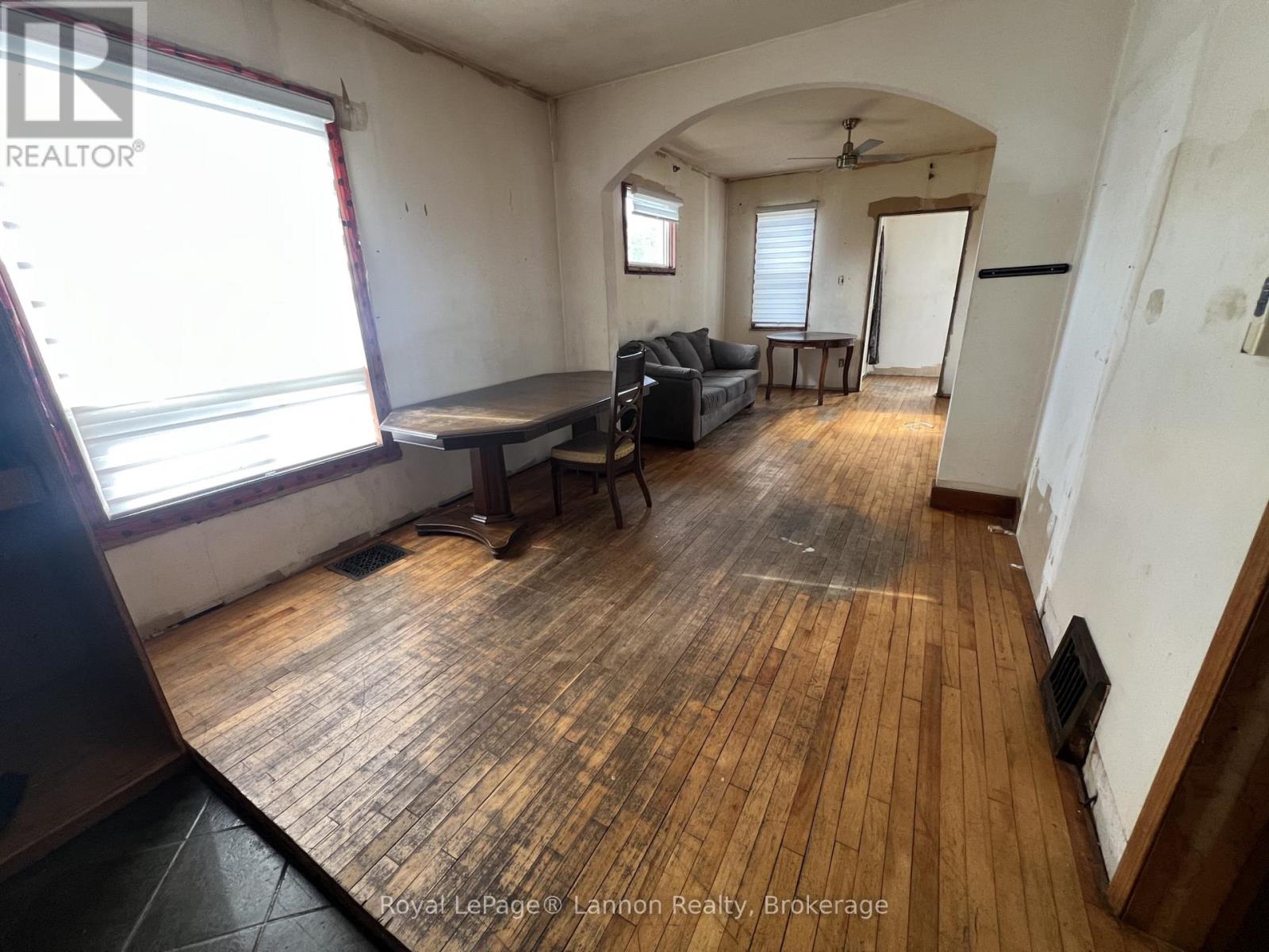 1612 Crawford Avenue Property Photo 8