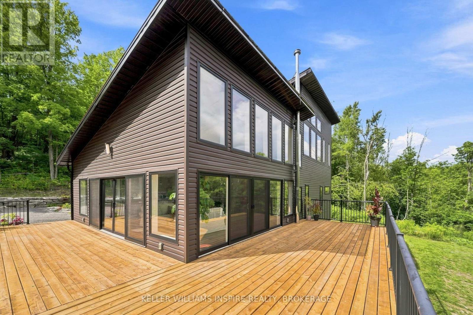 866 Godolphin Road Property Photo 3