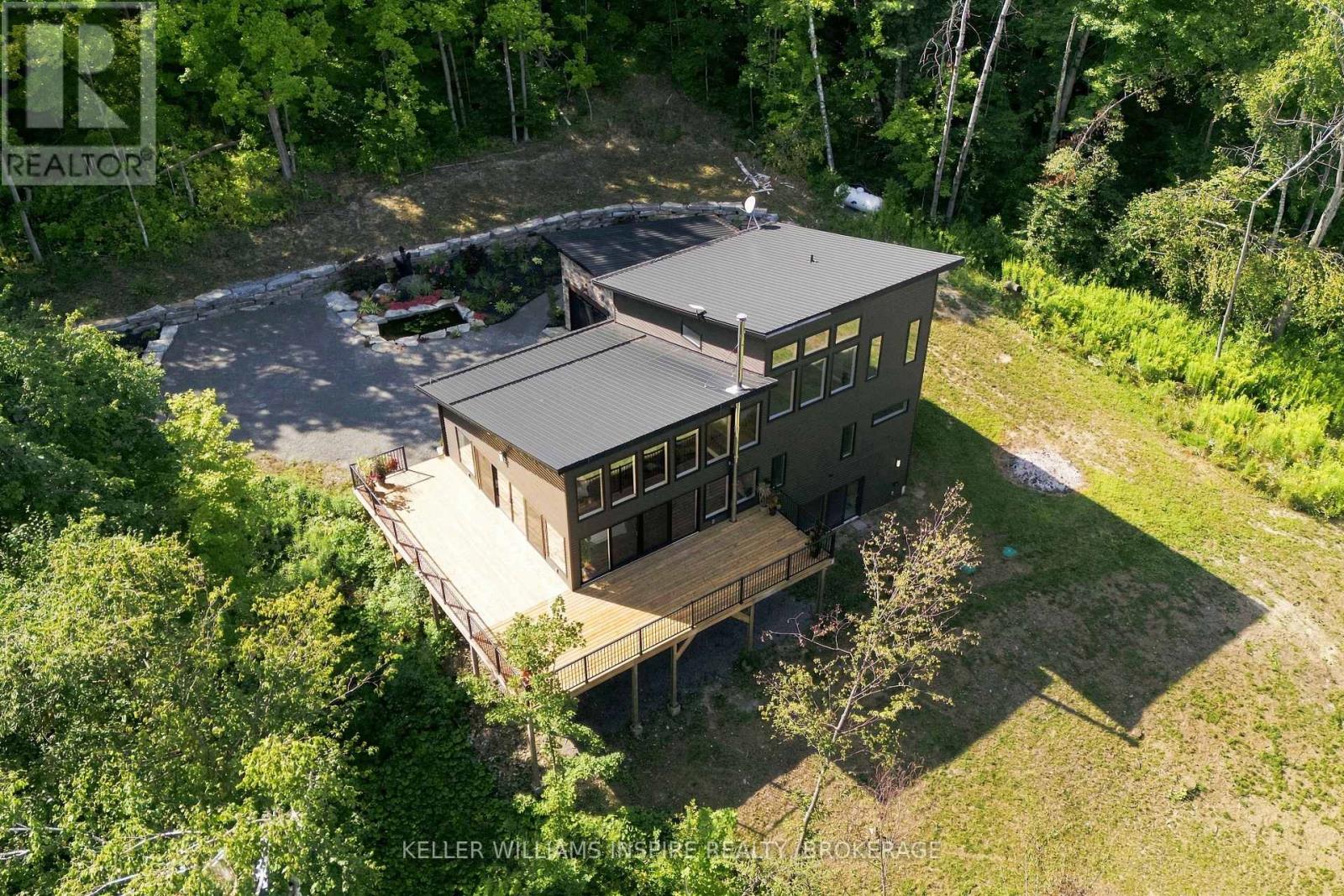 866 Godolphin Road Property Photo 12