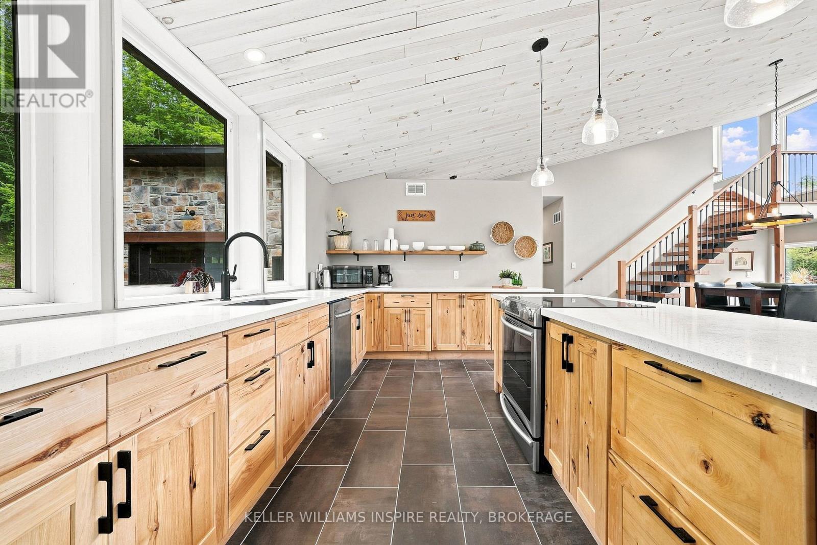 866 Godolphin Road Property Photo 17