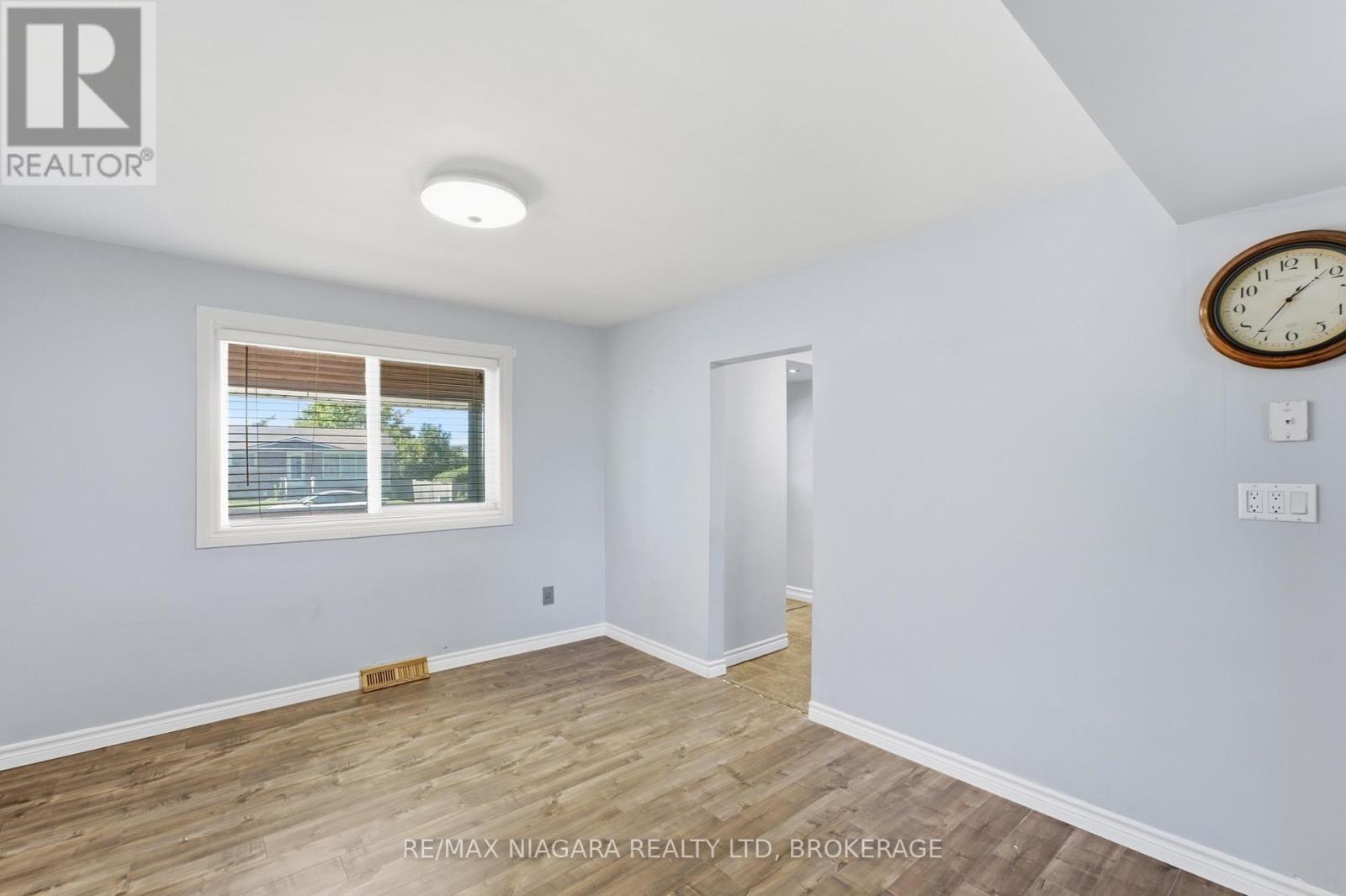 163 Champlain Drive Property Photo 8