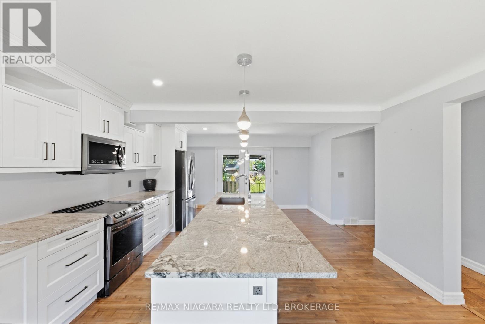 163 Champlain Drive Property Photo 10