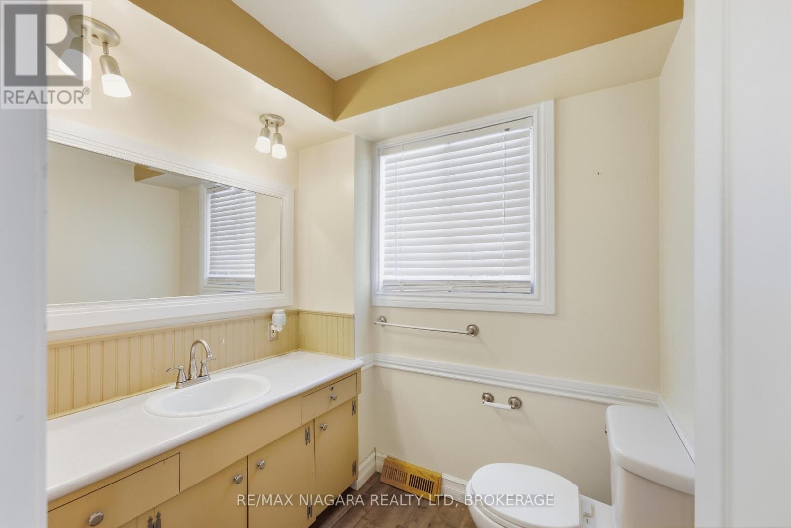 163 Champlain Drive Property Photo 14