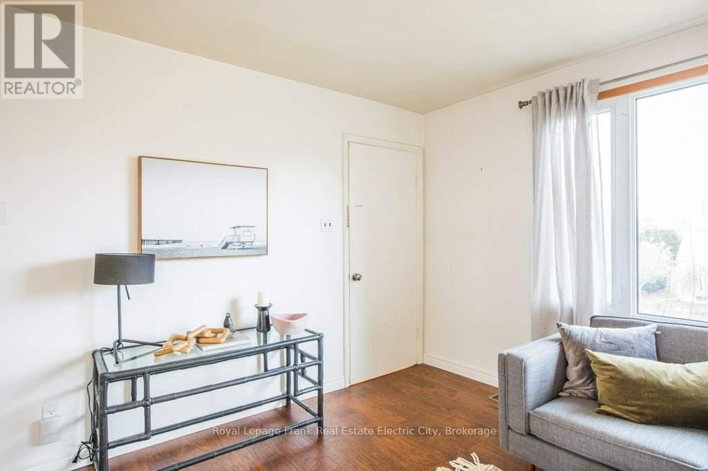611 Watts Avenue Property Photo 6