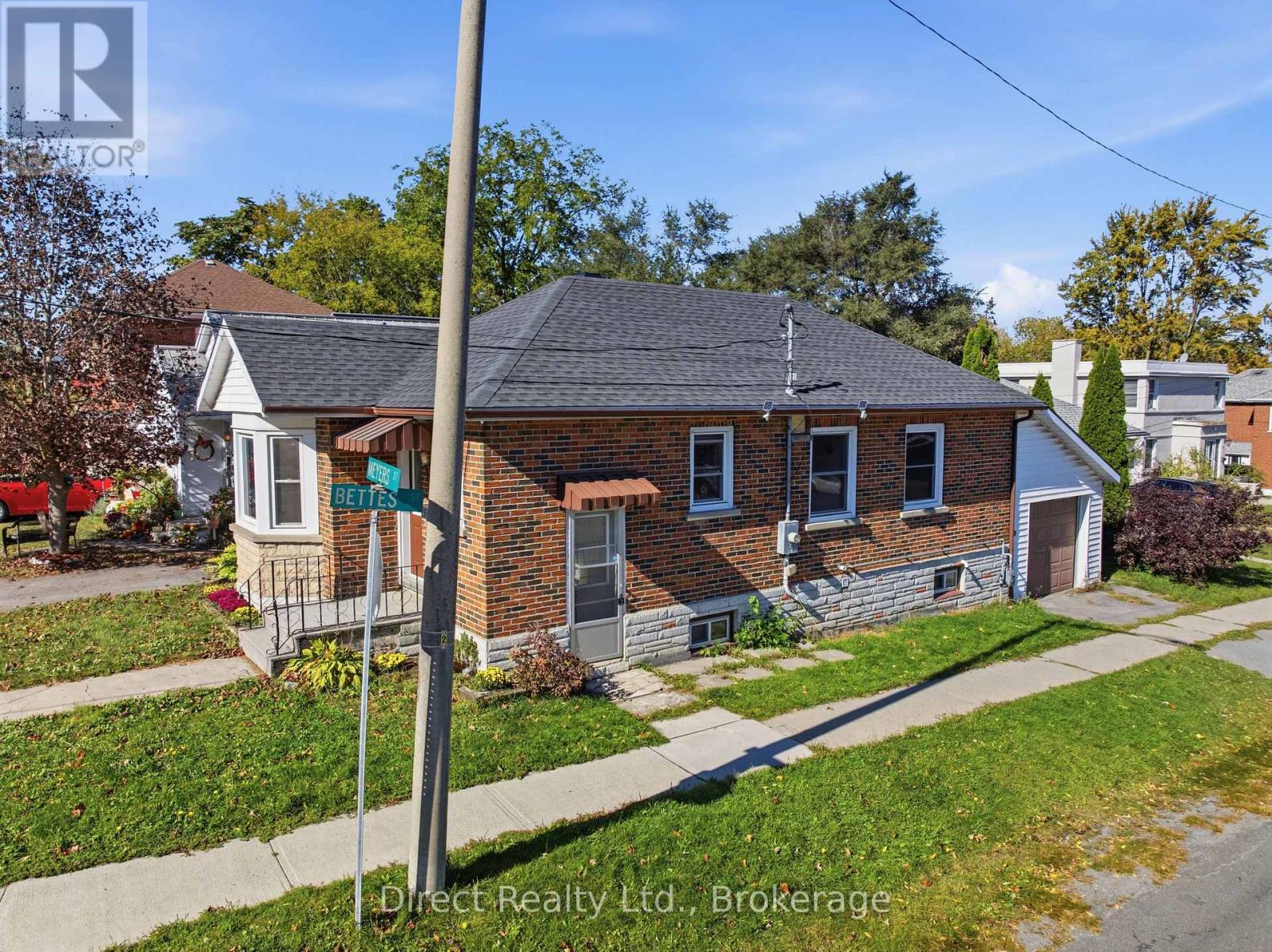 32 Meyers Street Property Photo 27