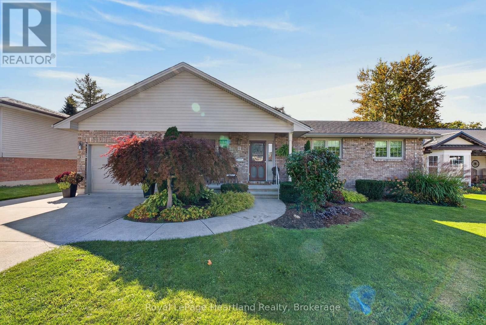 9 Sherwood Crescent Property Photo 1