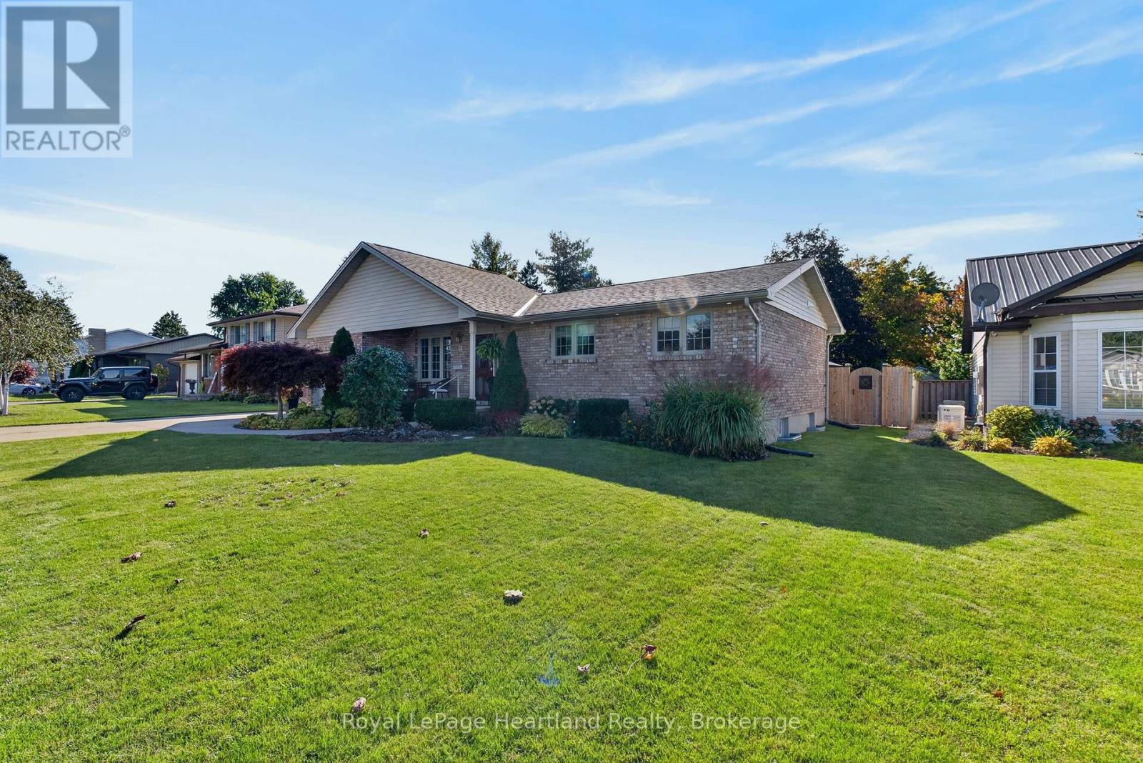 9 Sherwood Crescent Property Photo 2