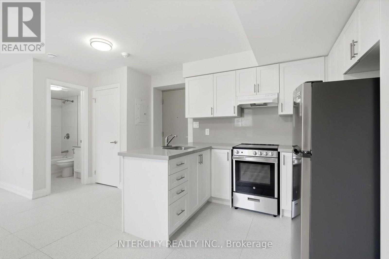 2 - 91 Wentworth Street S Property Photo 8
