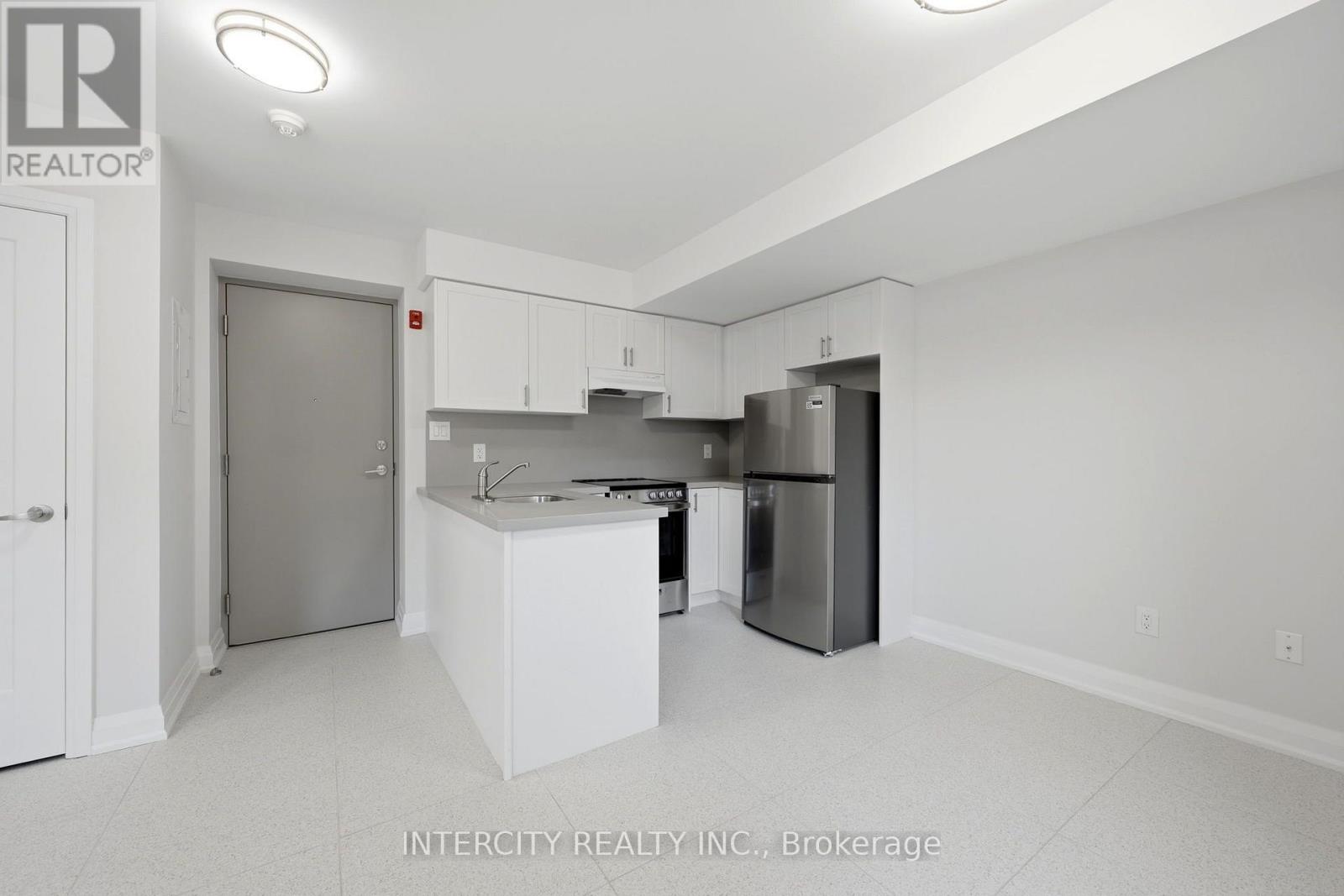 2 - 91 Wentworth Street S Property Photo 10