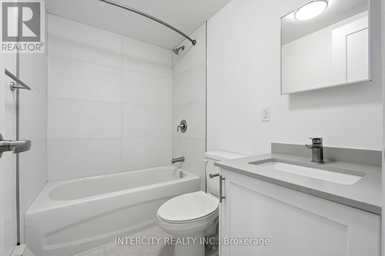 2 - 91 Wentworth Street S Property Photo 16