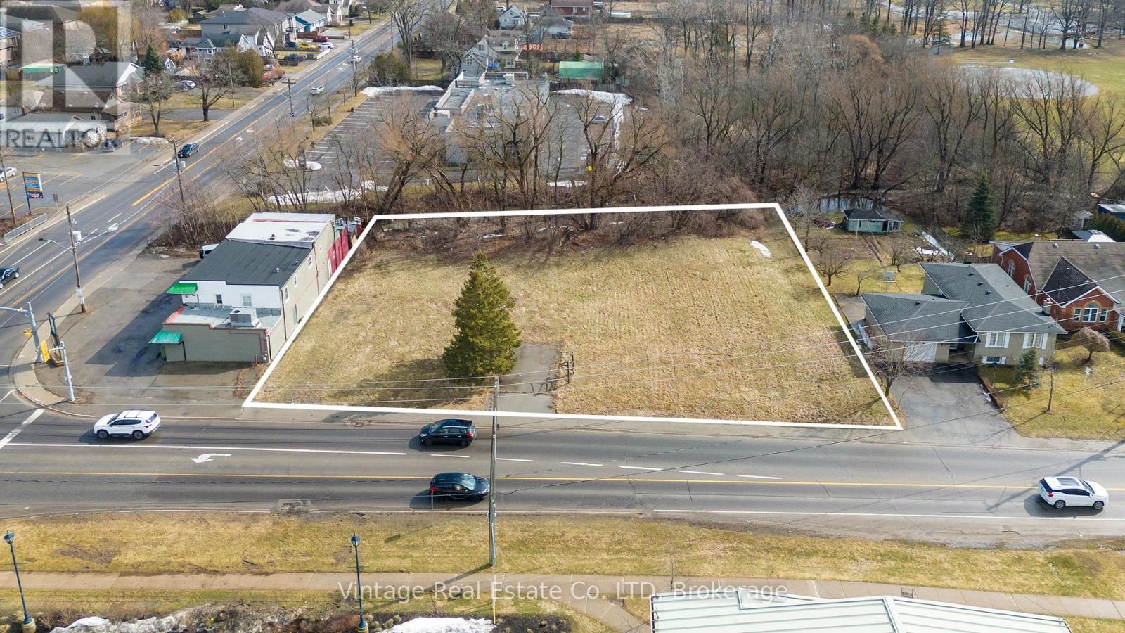 592 South Pelham Road Property Photo 2