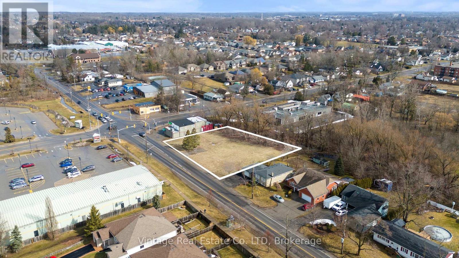 592 South Pelham Road Property Photo 4