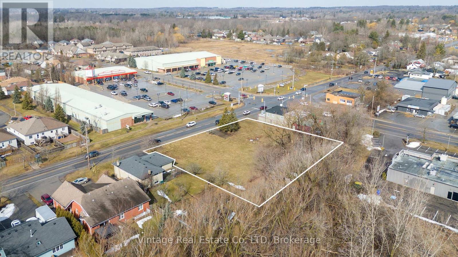 592 South Pelham Road Property Photo 8