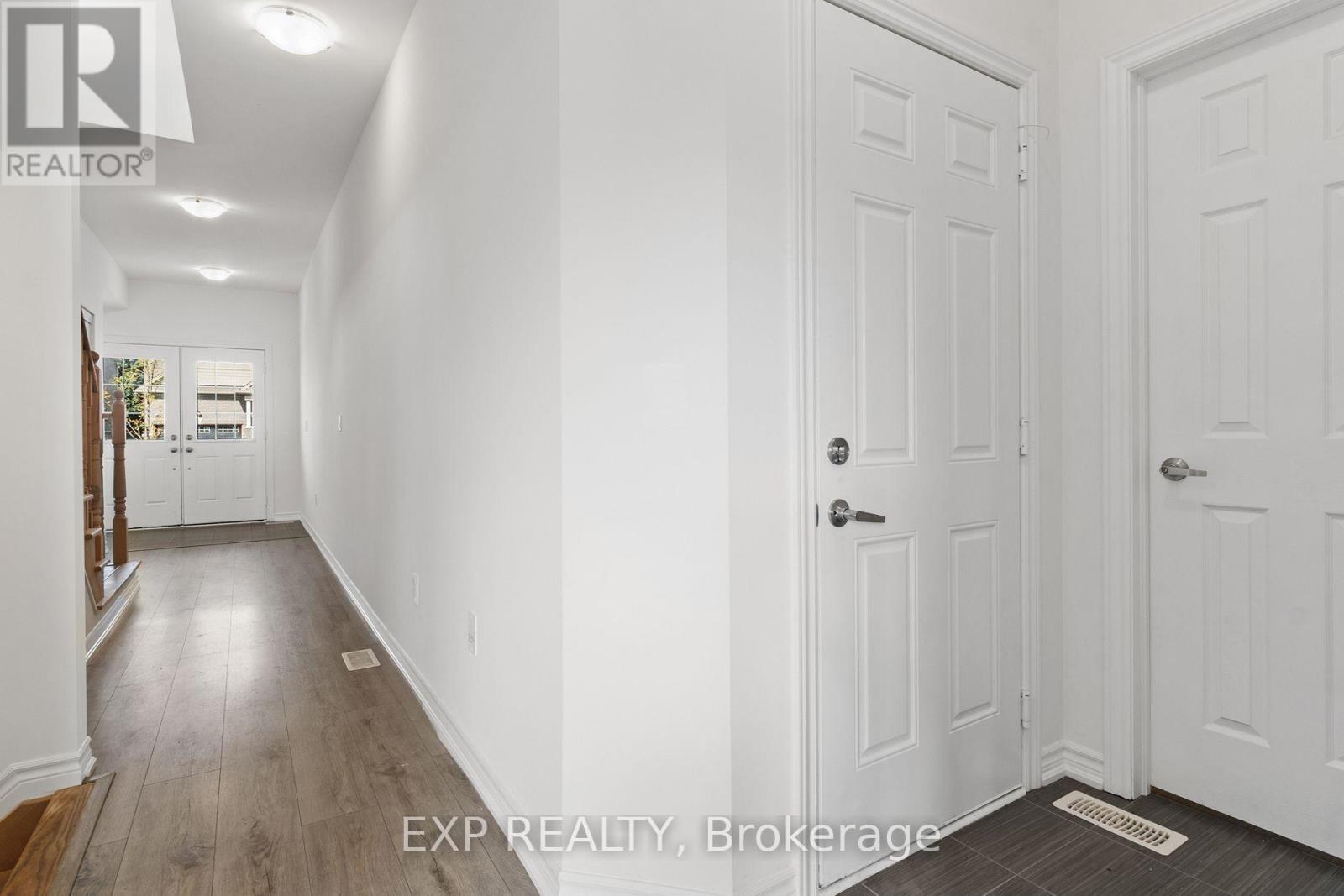 230 Ridley Crescent Property Photo 3