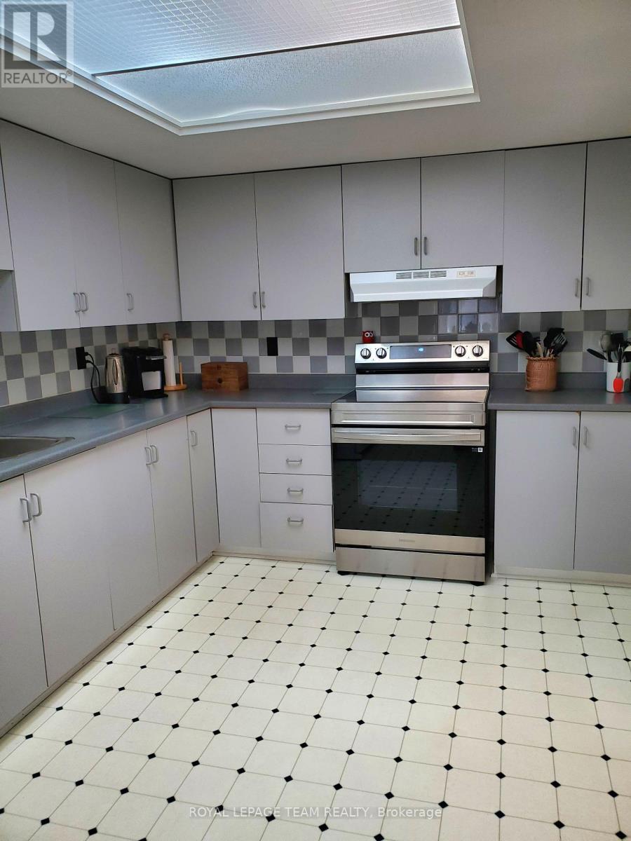 61 Mcgibbon Drive Property Photo 3