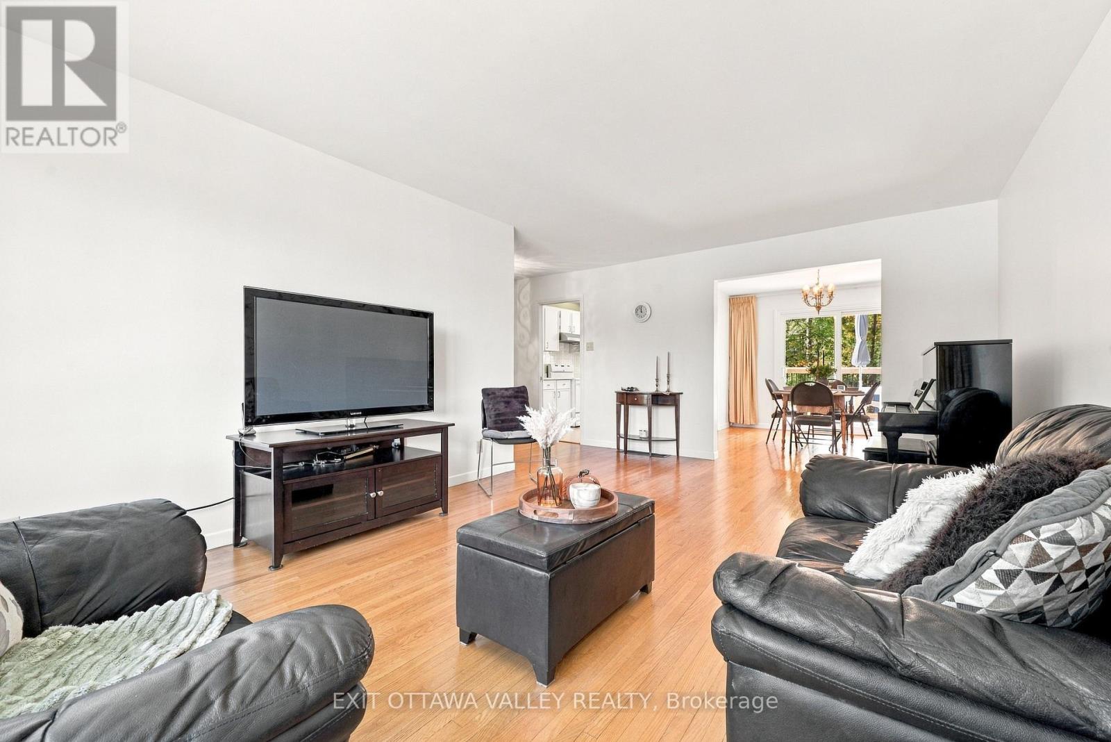 6 Sumac Court Property Photo 10