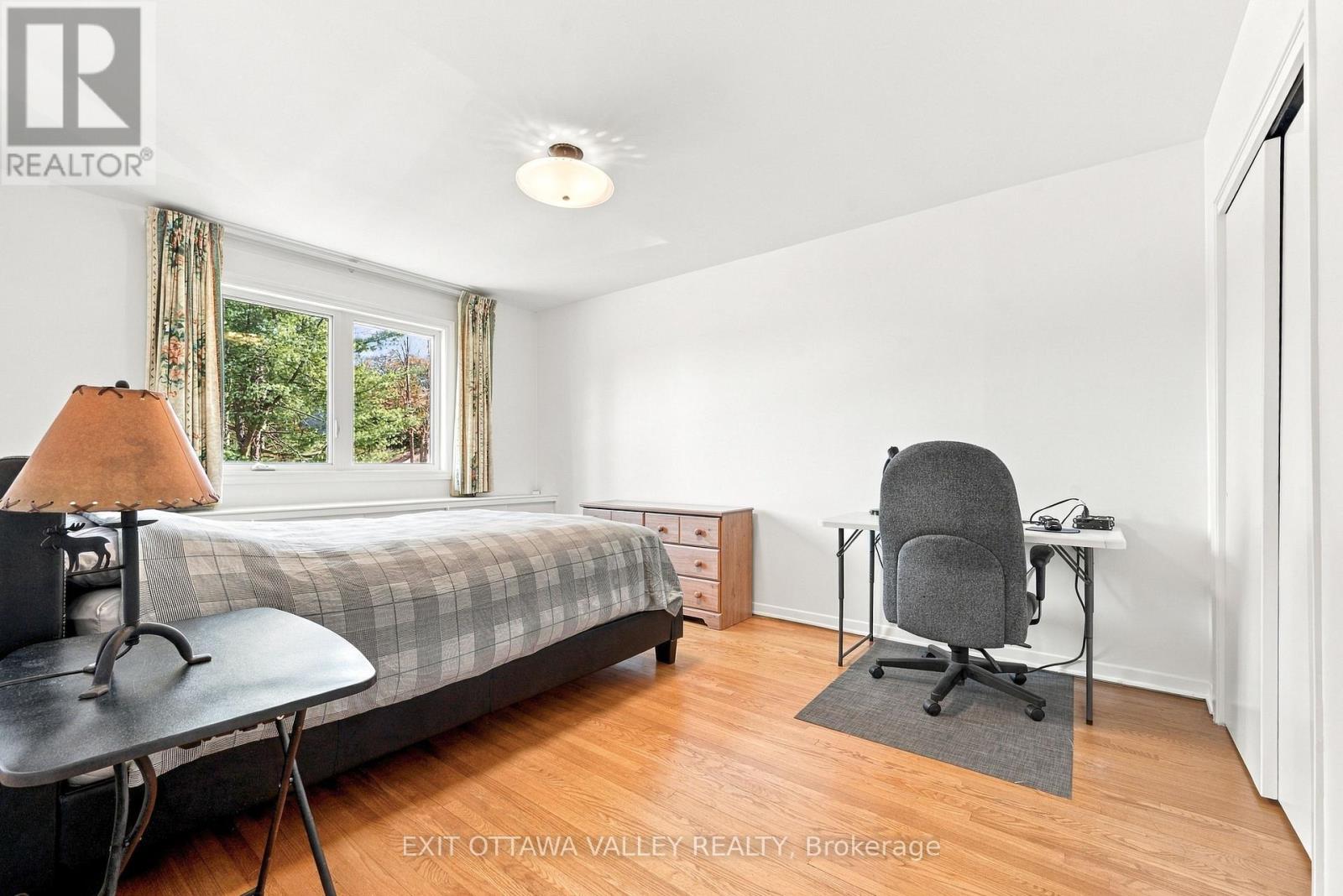 6 Sumac Court Property Photo 28