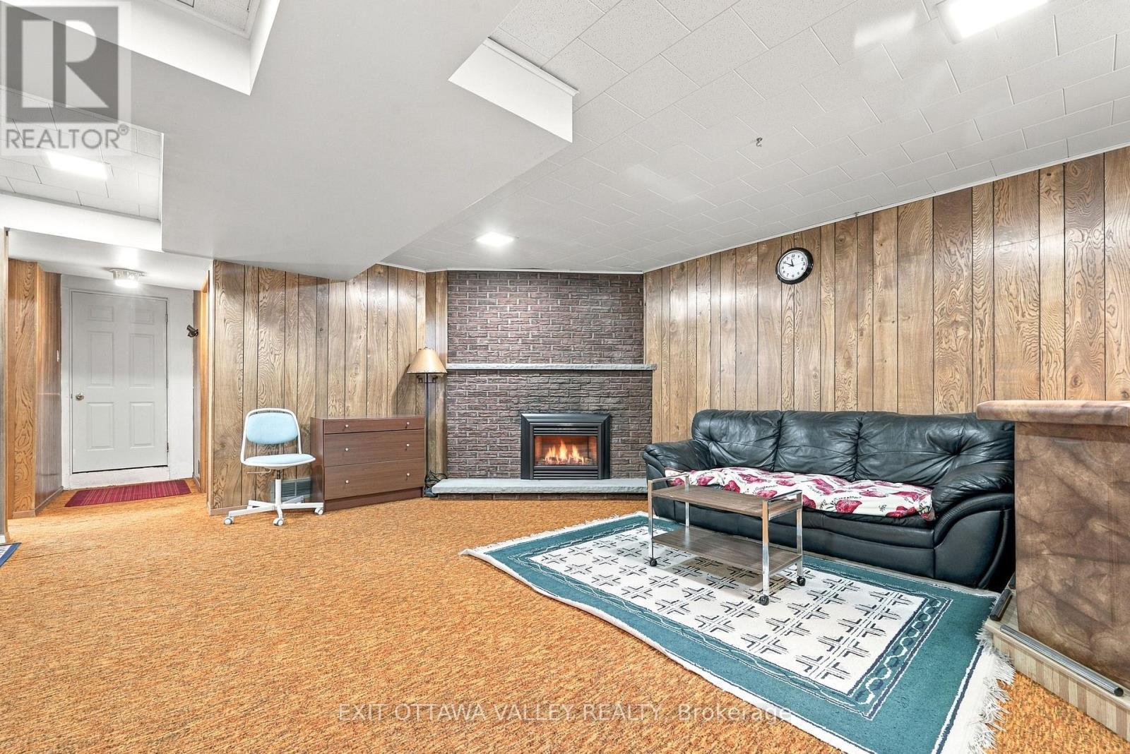 6 Sumac Court Property Photo 32