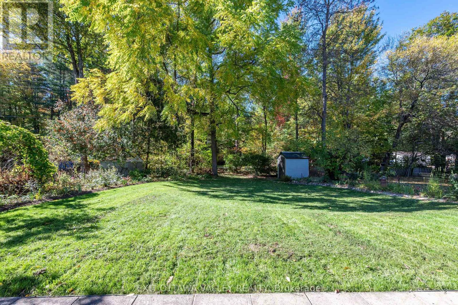 6 Sumac Court Property Photo 41