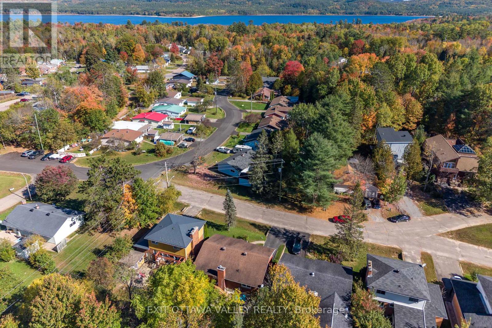 6 Sumac Court Property Photo 44