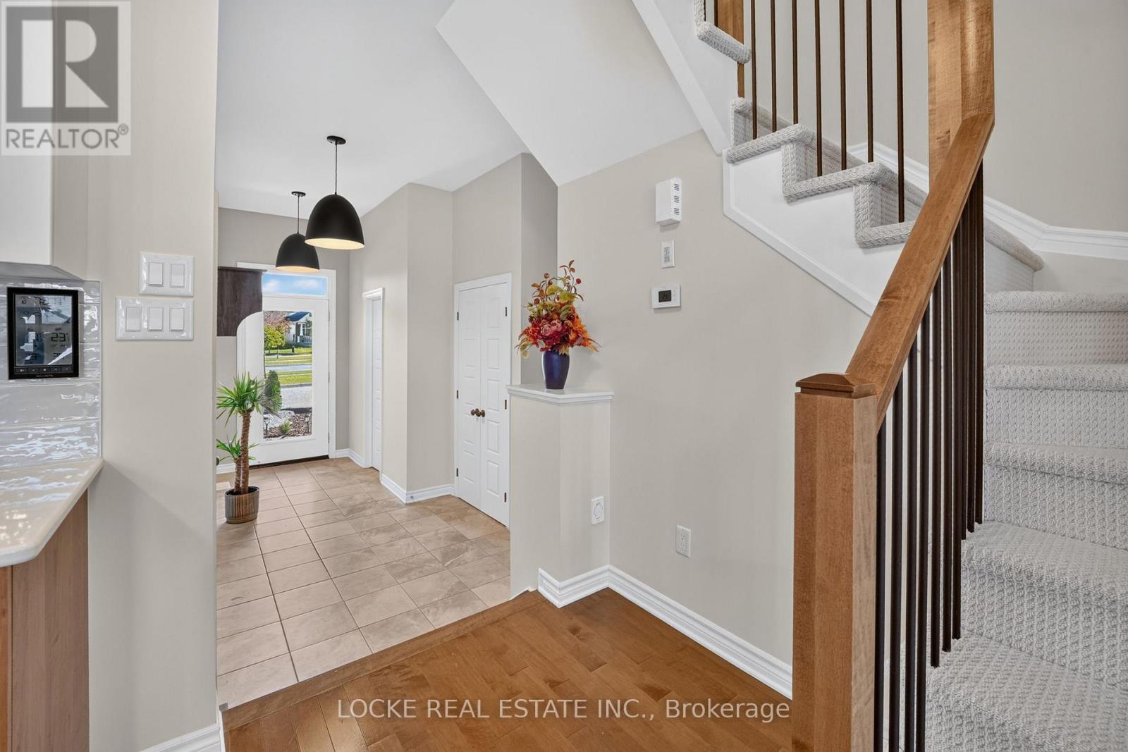 748 Cap Diamant Way Property Photo 3