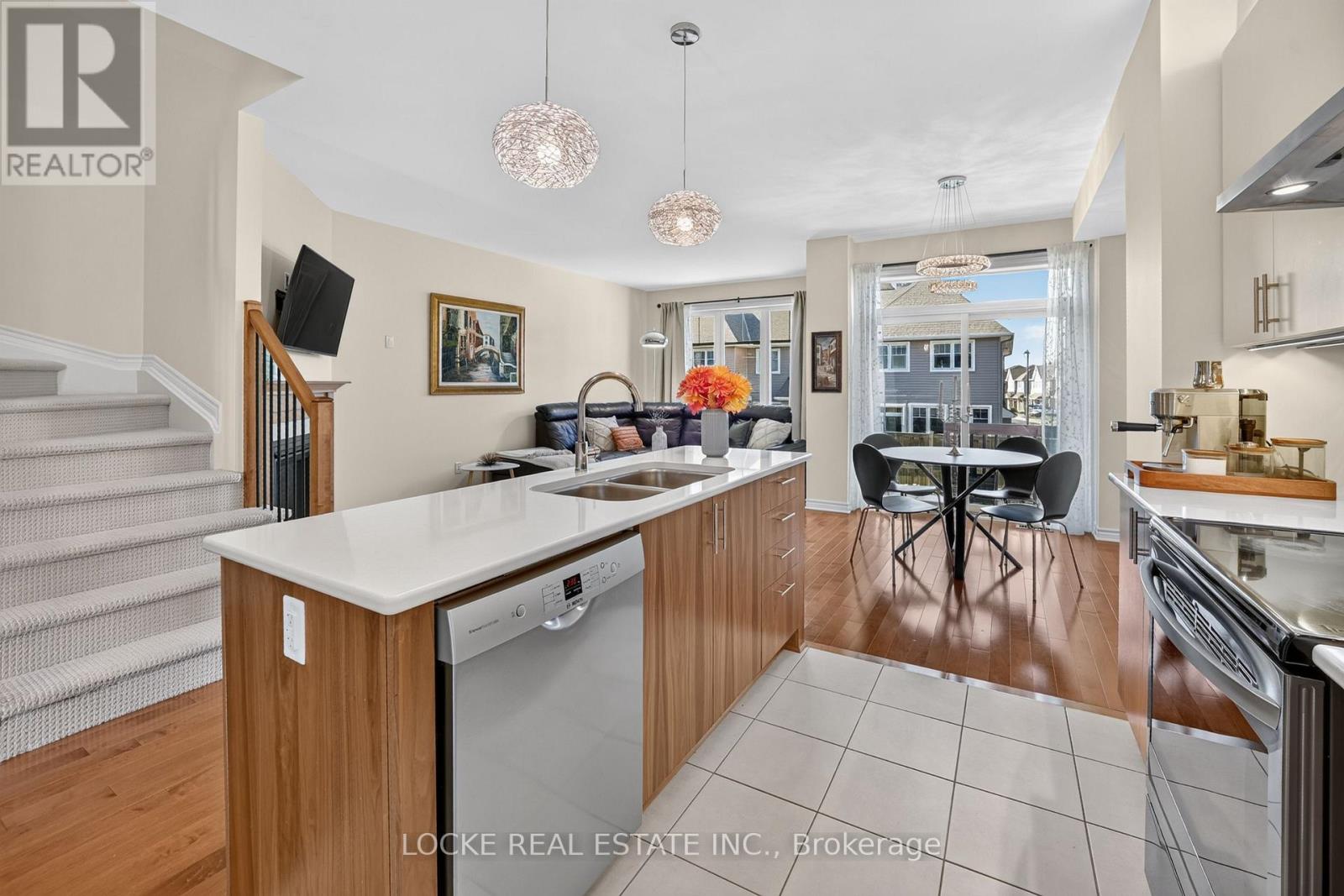 748 Cap Diamant Way Property Photo 7