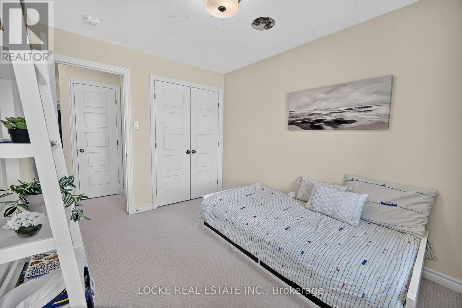 748 Cap Diamant Way Property Photo 24