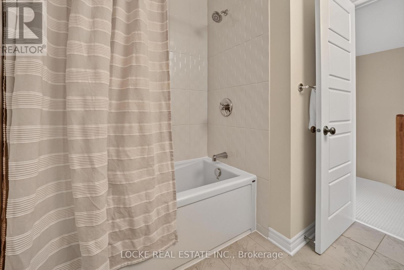 748 Cap Diamant Way Property Photo 27