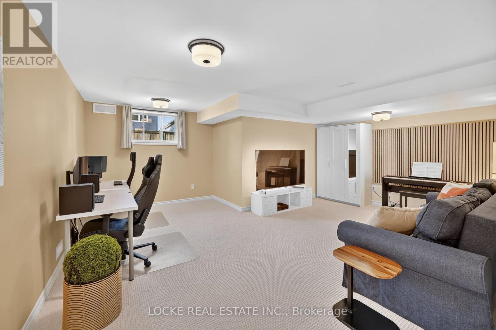 748 Cap Diamant Way Property Photo 33