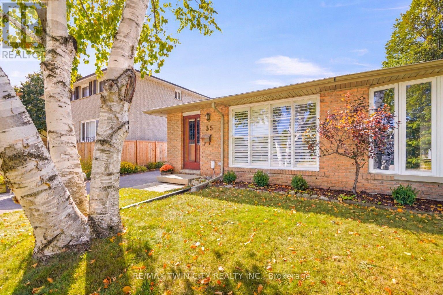 35 Ivanhoe Road Property Photo 3