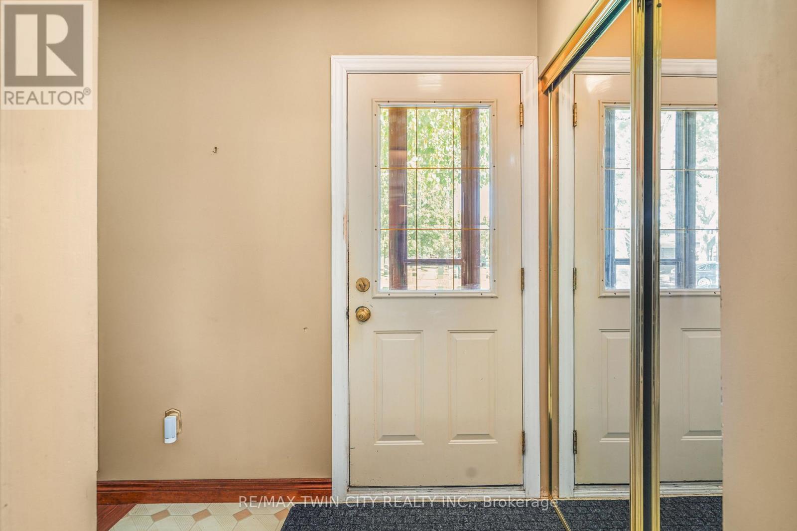 35 Ivanhoe Road Property Photo 5